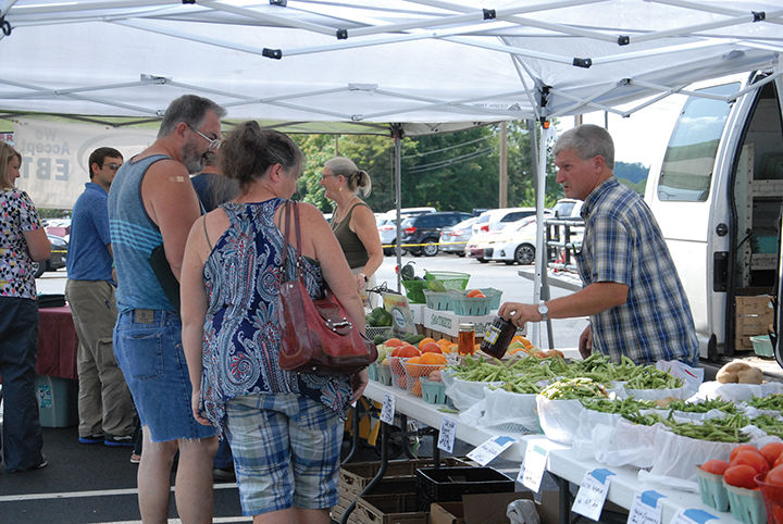 Pop-up Farmer’s Market pops into ARH